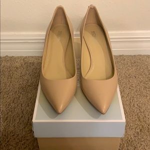 Authentic Michael Kors Leather Kitten Heel Pumps